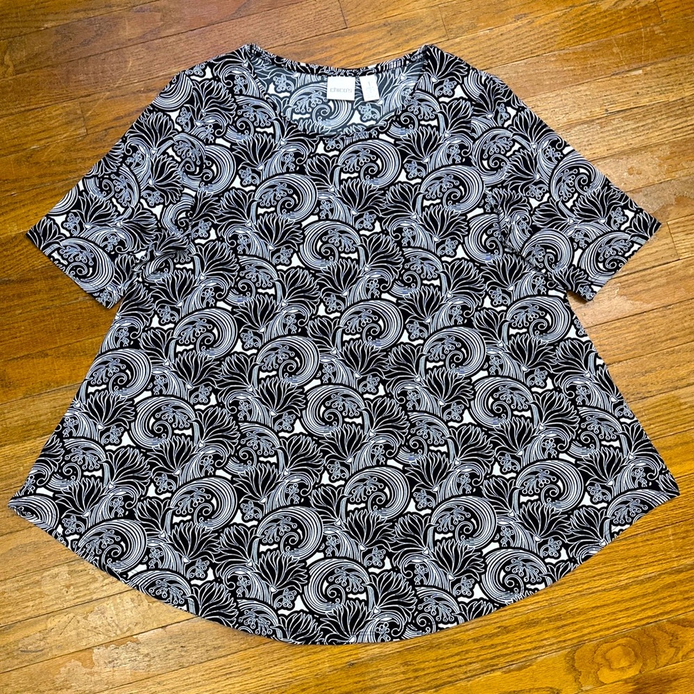 Chicos Sz 1 Med Black White Stretch Jersey Knit S/S A Line Floral Blooms Top